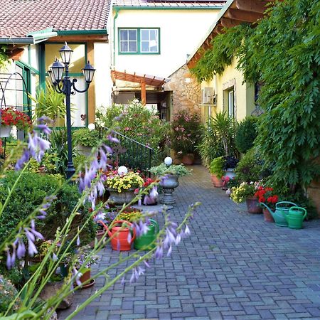 Ferienwohnung Koppi Pamhagen Exteriör bild